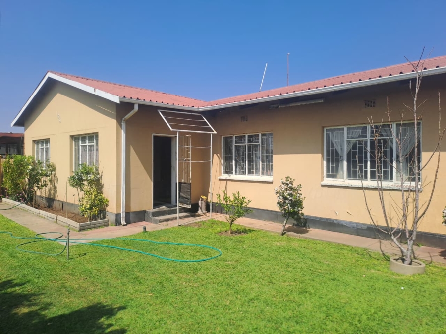 3 Bedroom Property for Sale in Rustenburg North North West